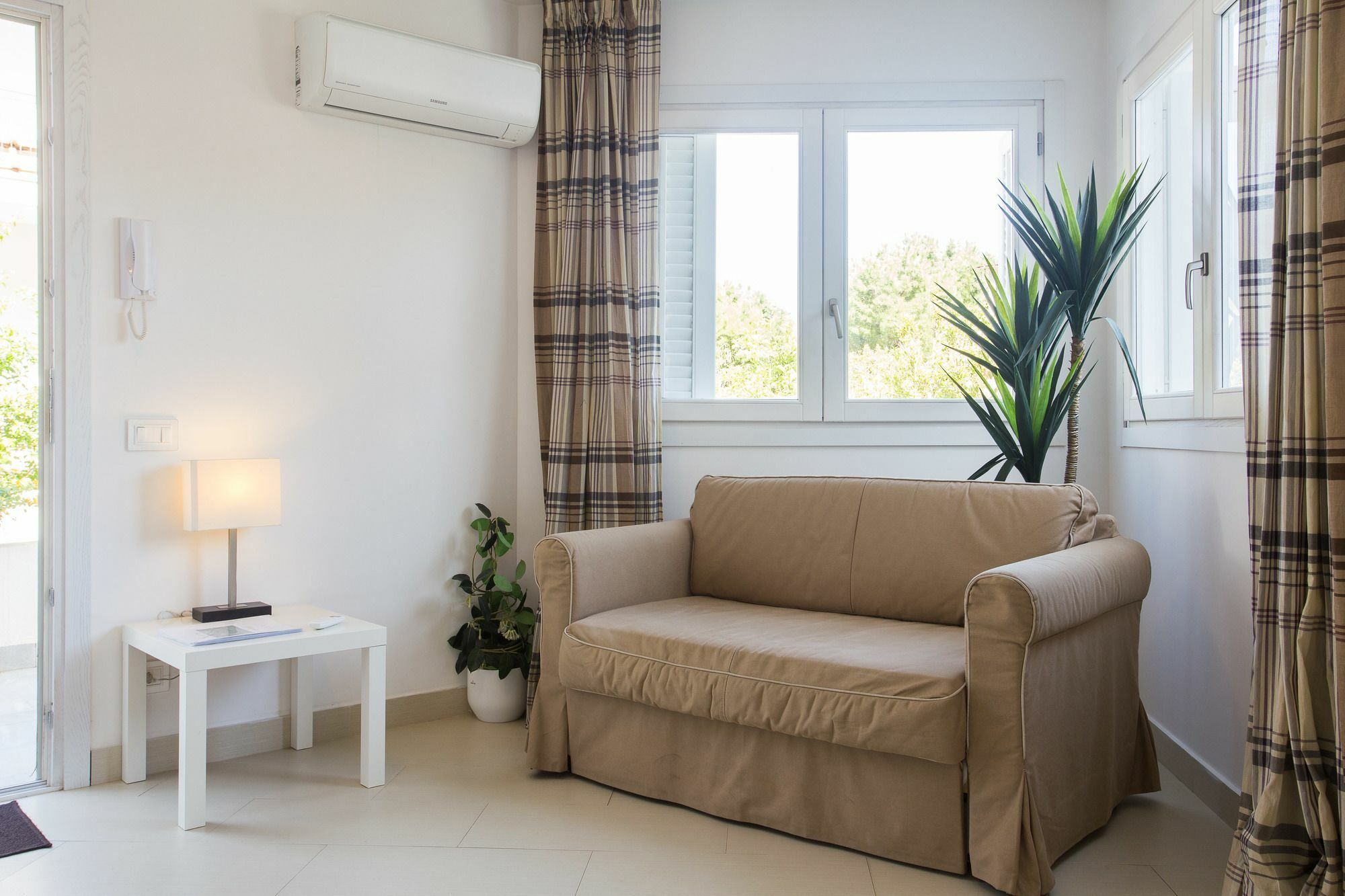 Mondello Suites Feels Like Home Ngoại thất bức ảnh